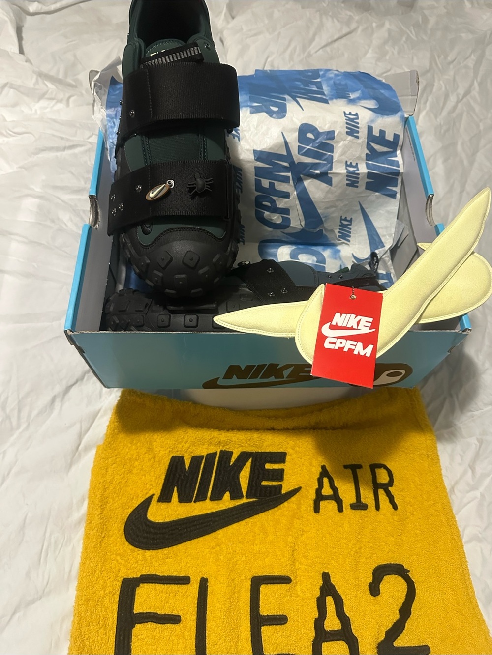 Nike Green Strap Trail Shoe with Black Straps and Yellow Tag